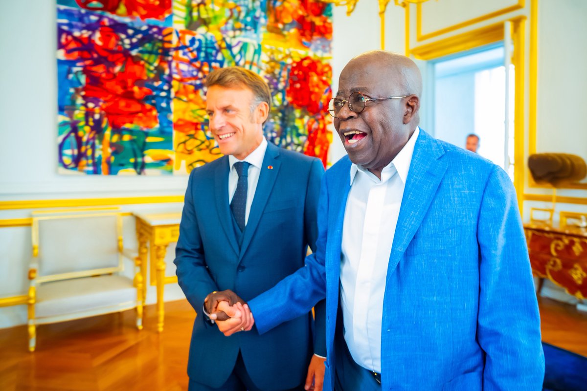 officialABAT's tweet image. Had a productive lunch with President Emmanuel Macron @EmmanuelMacron today at the Élysée Palace.

We reviewed key areas of cooperation between Nigeria and France and agreed to deepen our partnership for mutual prosperity and global stability.