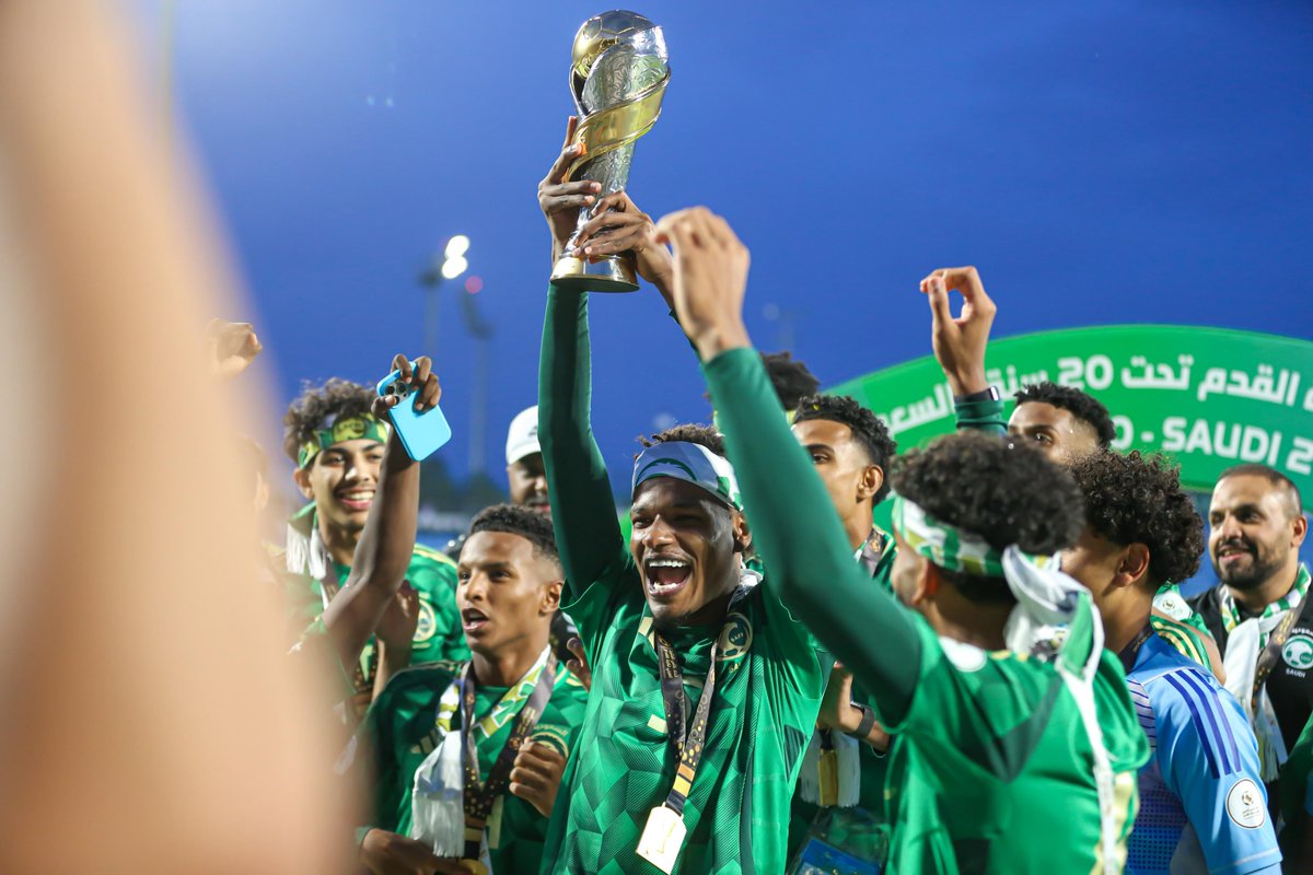 AGCFF's tweet photo. صور أبطال #كأس_الخليج_U20 وصلت 📸🏆 https://t.co/Hsa5DZYXOb