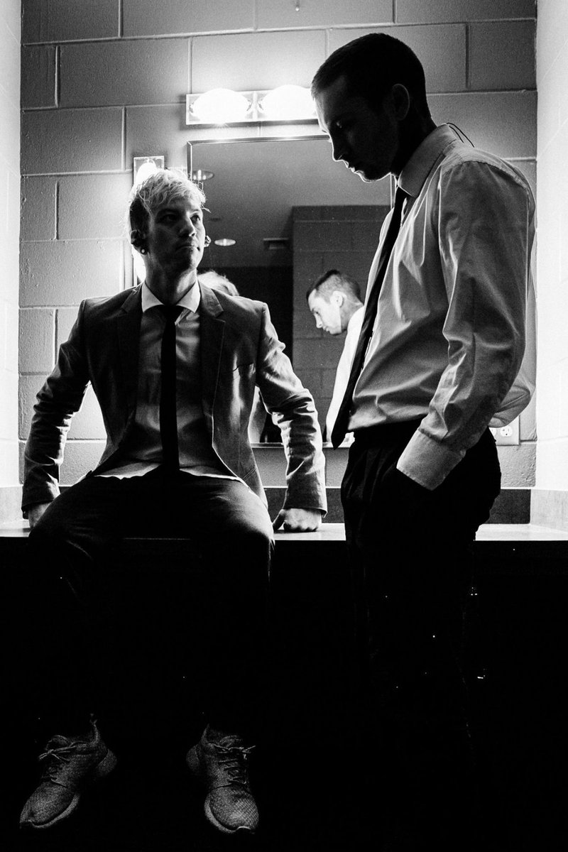 tyjumpsuit's tweet photo. tyler's hand on josh's knee right where his name is  i said oh i'm sure https://t.co/Lr4nI056vq