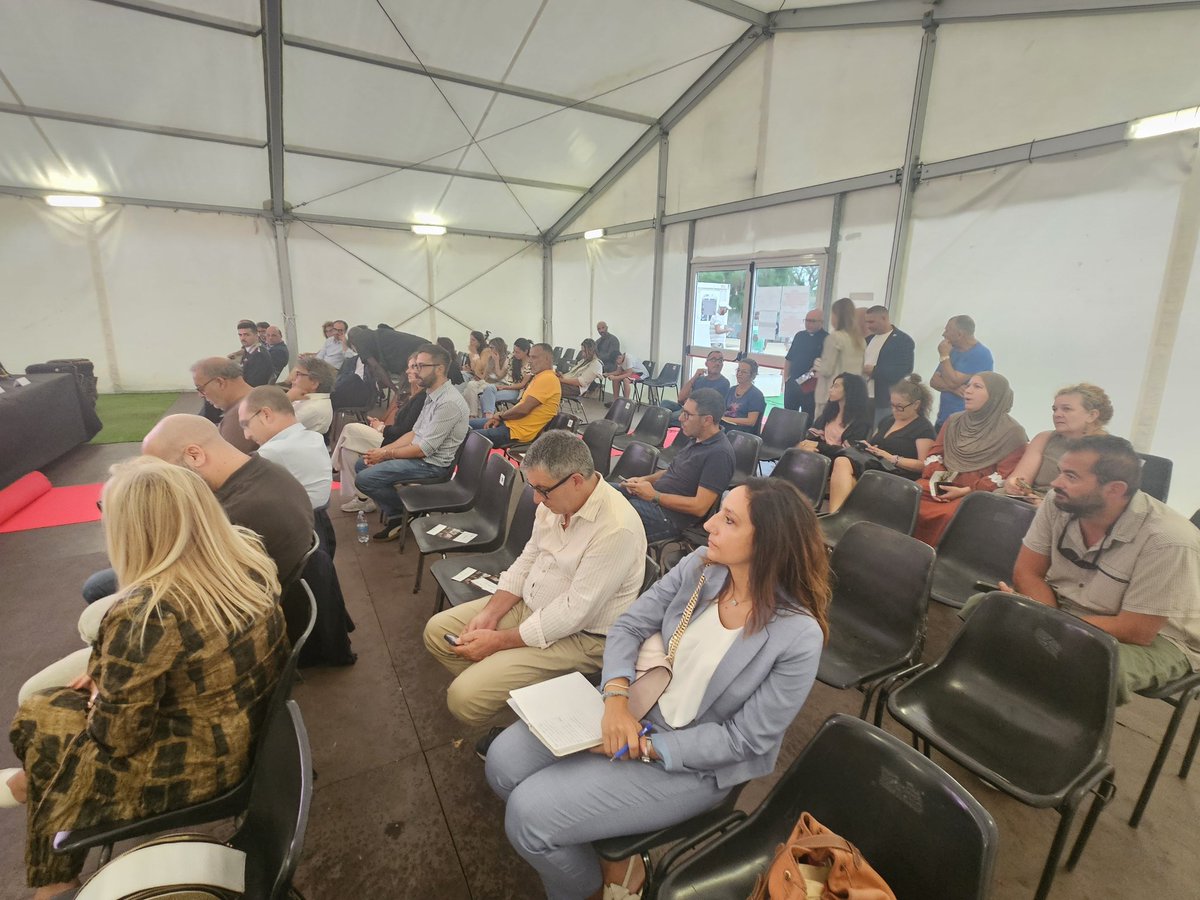 CislLecce's tweet image. #10set #Nardò Conferenza stampa nel Campo 'Boncuri' alla presenza di SE il Prefetto di #Lecce. @congedo_donato Segr. Terr.le e @GianluigiVis SG @FaiLecce:"La foresteria si conferma modello di #accoglienza e #legalità grazie anche al contributo del sindacato e della bilateralità".