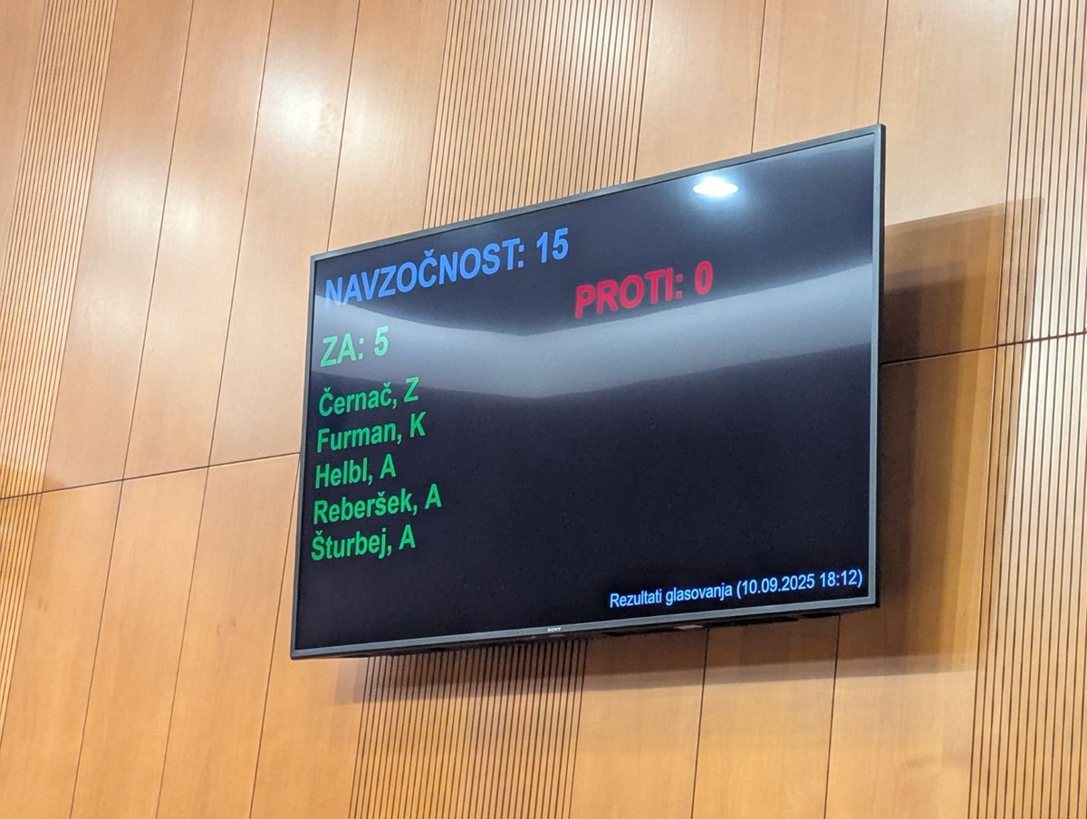 🙌 Uspelo nam je!

🙏 Odbor za delo je potrdil naše dopolnilo k pokojninskemu zakonu. 

☝️Kaj smo predlagali? Za višji odmerni odstotek pri izračunu pokojnine se upoštevajo vsi otroci, ne le do trije!