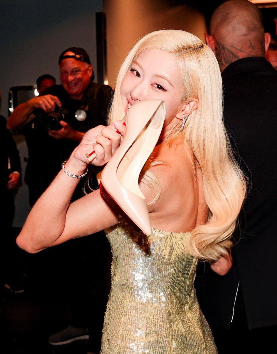 charts_rose's tweet image. ROSÉ has been nominated for “Crossover Artist of the Year” at the 2025 Billboard Latin Music Awards. She’s the first K-pop act in history to be nominated at the show.