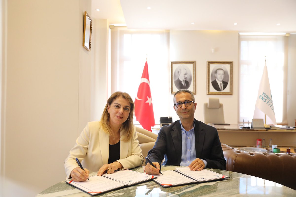 yeeorgtr's tweet photo. Eğitim ve kültür alanındaki yeni iş birliklerimizle köprüler kurmaya devam ediyoruz! 📚 

Enstitümüz ile Kırklareli Üniversitesi arasında iş birliği protokolü imzalandı. 🤝

#YunusEmreEnstitüsü https://t.co/9cRQGxzxw9