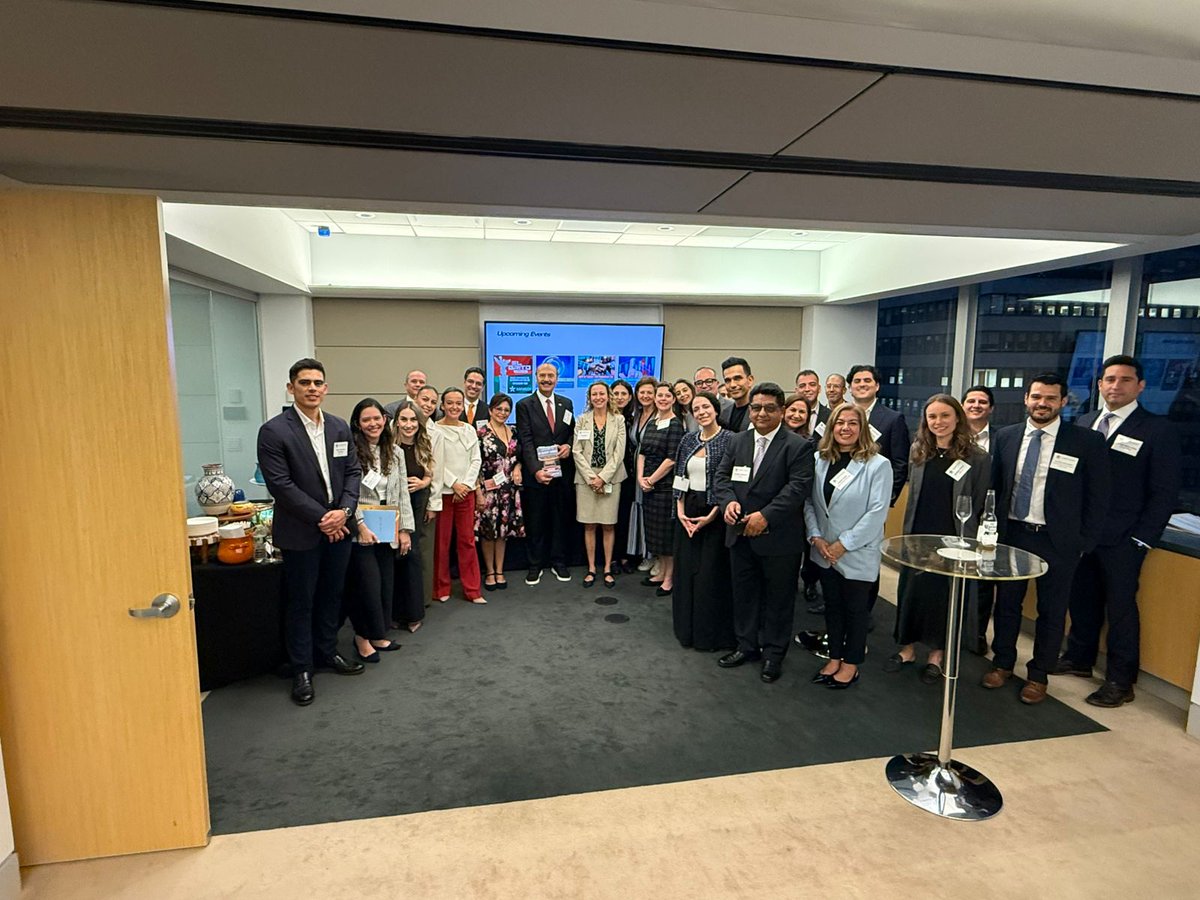 usmcocne1's tweet photo. Thank to our Regional Advisory Council and Members that joined us last night to welcome our new Consul General of Mexico in New York, @mbuciom  - @ConsulMexNuy 
Special thanks to Withers for being an amazing host and to Tequila Casa Dragones for sponsoring our cocktail reception! https://t.co/aAbJz4oxvb