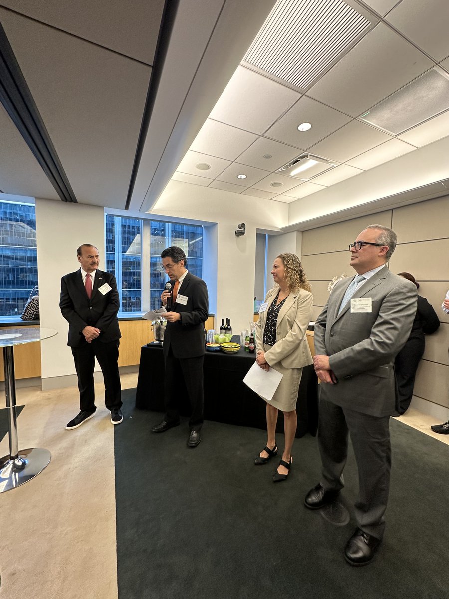 usmcocne1's tweet photo. Thank to our Regional Advisory Council and Members that joined us last night to welcome our new Consul General of Mexico in New York, @mbuciom  - @ConsulMexNuy 
Special thanks to Withers for being an amazing host and to Tequila Casa Dragones for sponsoring our cocktail reception! https://t.co/aAbJz4oxvb