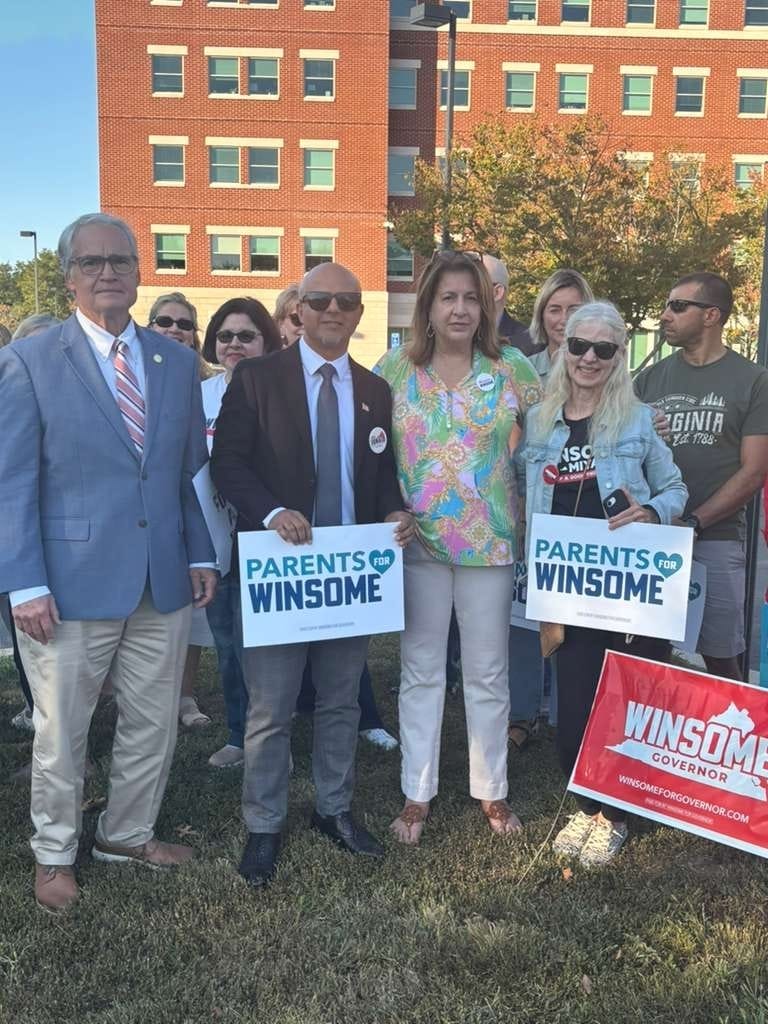 Junaid4VA's tweet image. Honored to stand with Lt. Governor Winsome Sears as she leads the way in protecting the privacy and dignity of our children in schools. 🙌

Grateful to see so many parents show up, united for common-sense protections and the future of our kids. 💪👨‍👩‍👧‍👦

@winwithwinsome @JohnReid4VA…