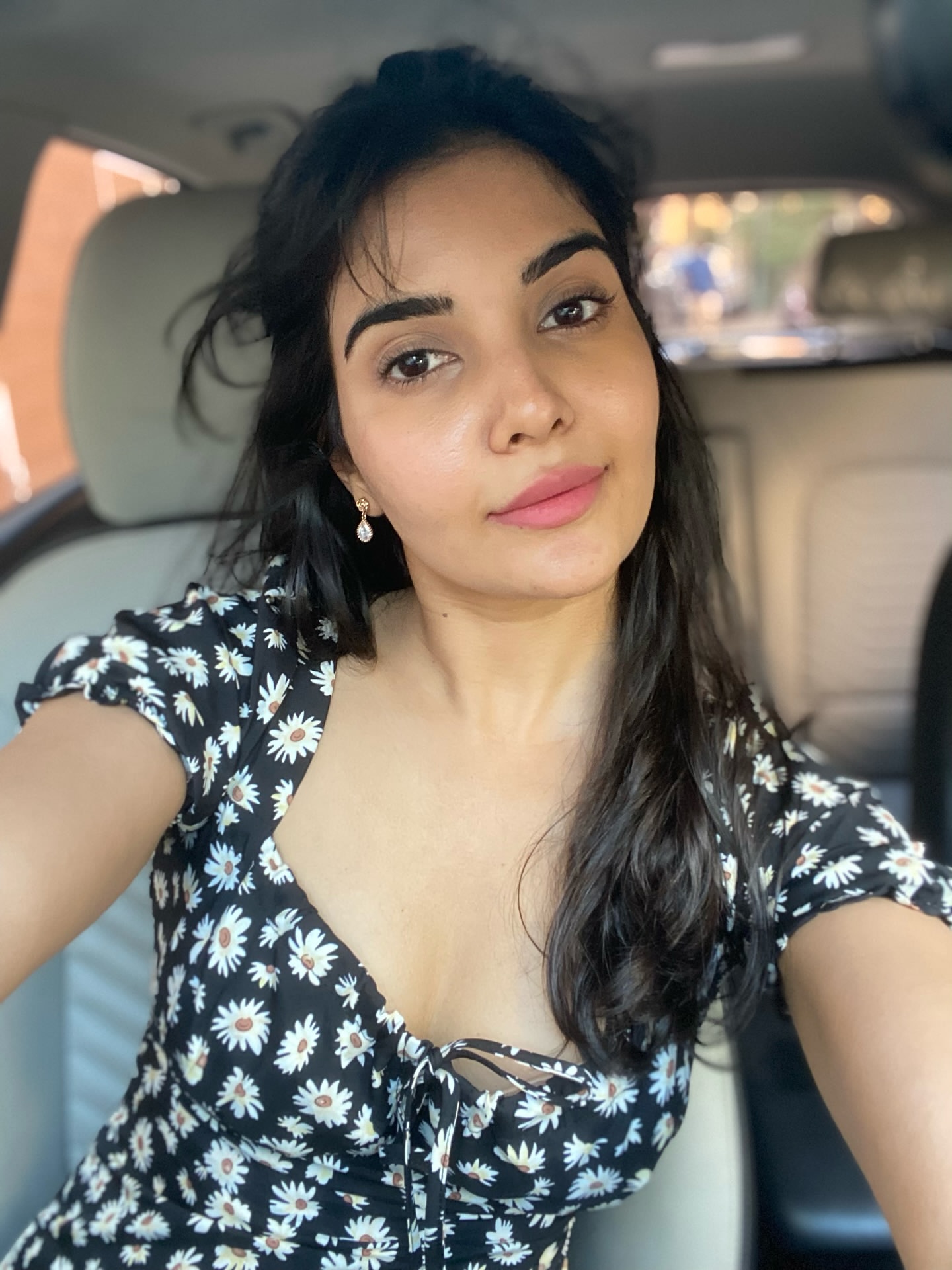 G0f85B2bgAAtVOP?format=jpg&name=large