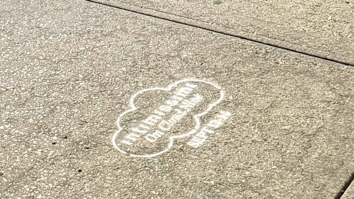 gogorillamedia's tweet image. Intimissimi hit the streets of Soho to showcase their “On Cloud Nine” campaign. They opted for two forms of media; Sidewalk Stencils and Sidewalk Decals to mirror one another on busy city streets.

#Intimissimi #guerrillamarketing #gogorillamedia #nyfw #NYC