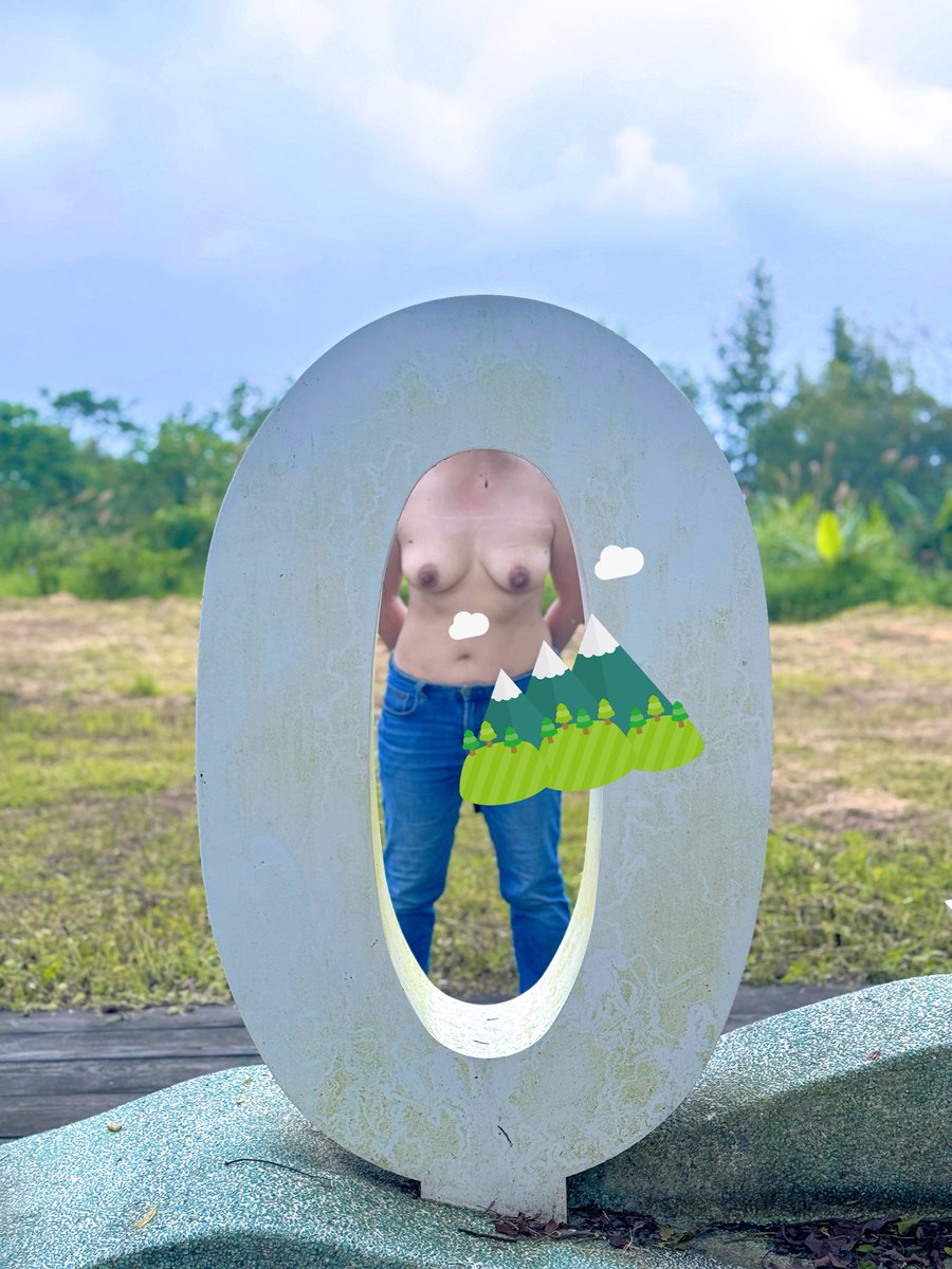 HappyNudist tweet media