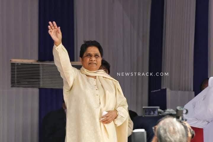 RajeshMeshram21's tweet photo. बी.एस.पी. के जन्मदाता एवं संस्थापक मान्यवर श्री कांशीराम जी के आदर–सम्मान में दिनांक 9 अक्टूबर 2025 को उनकी पुण्यतिथि पर ‘मान्यवर श्री कांशीराम जी स्मारक स्थल’ लखनऊ में होने वाले राज्यव्यापी कार्यक्रम को ऐतिहासिक रूप से सफल बनाने की अपील। 
#9_अक्टूबर_चलो_लखनऊ 
#जयभीम #जयभारत https://t.co/KdCuPcdi8v