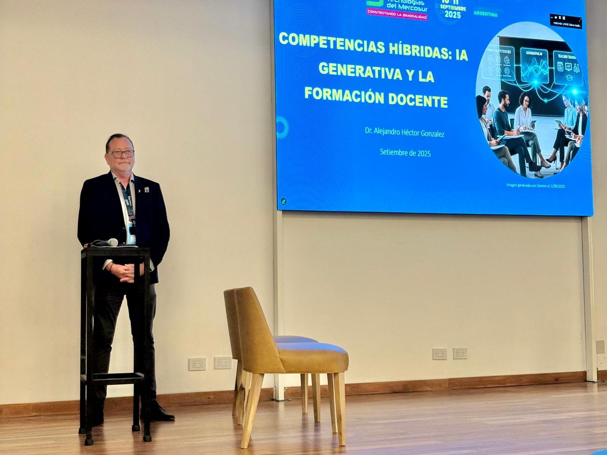 #AHORA | 📌Panel "Educación e Inteligencia Artificial" - 3º Congreso de Educación y Tecnologías del Mercosur.

✅Diserta el Mg Alejandro Gonzalez

➡¡Sumate al panel! 🔗 bit.ly/3HVo8TE