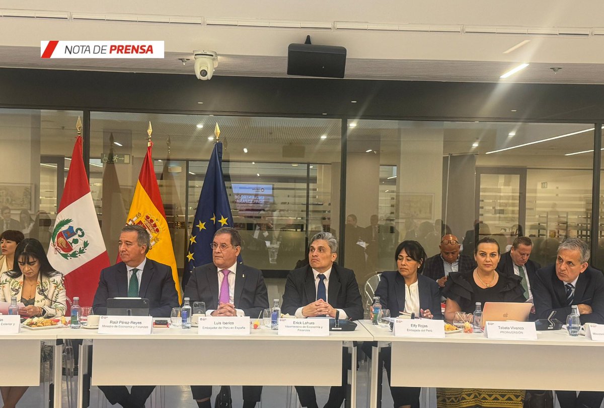 🌍 #NotaDePrensa  |  En el marco del Roadshow Europa 2025, la directora ejecutiva de PROINVERSIÓN, Tabata Vivanco del Castillo, participó de la Mesa Redonda de la Fundación Consejo España–Perú, en Madrid 🇵🇪🇪🇦, donde reafirmó el compromiso de la agencia de ser el aliado