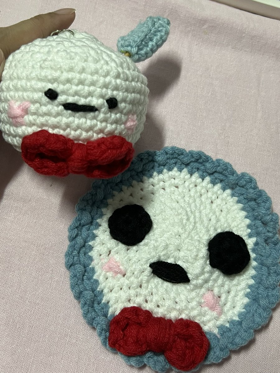 ooossst's tweet photo. OOOSSST HANDMADE SAMPLE SALE: Snowman Head amigurumi for Zayne of LADS

OG PRICE: 
Amigurumi: PHP 180
Coaster: Php 100

SALE PRICE:
Amigurumi: PHP 100
Coaster: Php 50

#OOOSSST #Crochet #Handmade #MilkCottonYarn #Cute #Amigurumi #LADS #LoveandDeepspace #Zayne https://t.co/7dyHbWPT6z