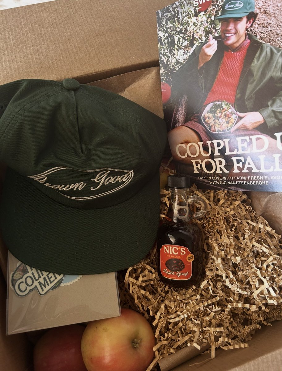 rach (@rachlations) on Twitter photo ok so <a href="/sweetgreen/">sweetgreen</a> said they wanted to send me a PR package a few days ago and I thought it was a joke kinda but LOOK WHAT JUST CAME LMFOAOO, THANK YOU SWEETGREEN!! ok so <a href="/sweetgreen/">sweetgreen</a> said they wanted to send me a PR package a few days ago and I thought it was a joke kinda but LOOK WHAT JUST CAME LMFOAOO, THANK YOU SWEETGREEN!!