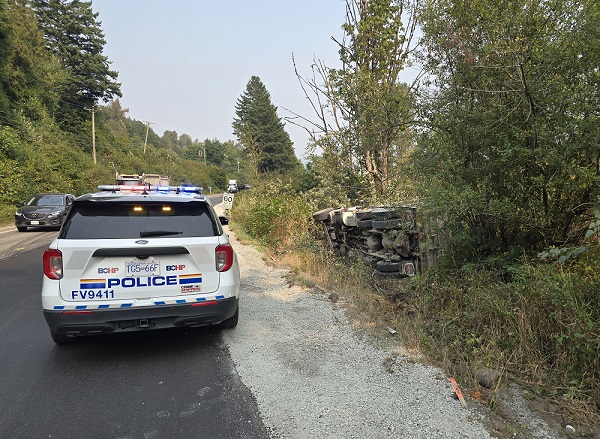 #BCHighwayPatrol  -  Dump truck driver loses his licence and his job after a rollover collision near Deroche bc-cb.rcmp-grc.gc.ca/ViewPage.actio…