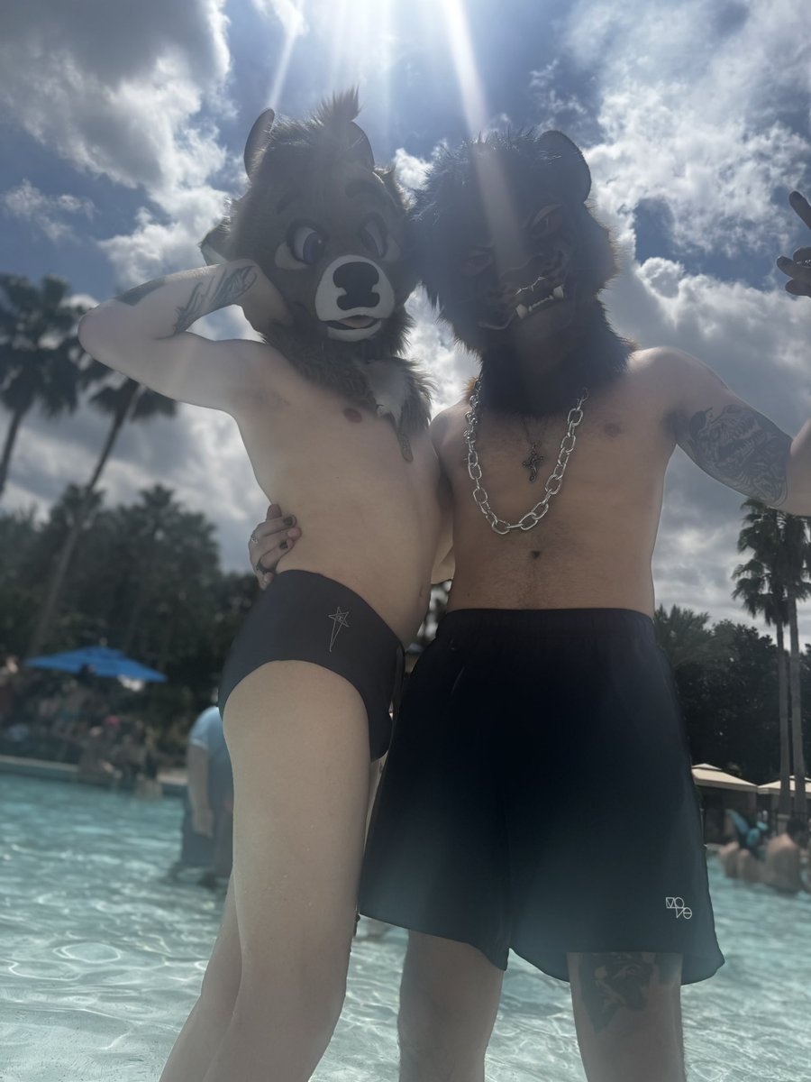 THIS PIC WOULDA BEEN FIRE IF THERE WASNT A NUCLEAR DETONATION BEHIND US 
<a href="/ad_monstruo/">Monstruo 🦇</a>