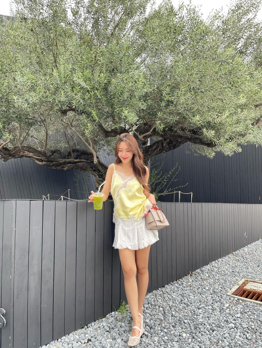 น้องลูกแก้วมาลงรูปให้แม่ ๆ หายคิดถึงแล้วววว คนสวยไปเที่ยวทะเล ไปคาเฟ่ ไปเป็นคนสวย ลูกรักพระเจ้า คนสวยภาคพื้นทะเล รักเลยอะ สวยทุกวินาที สวยทุกนาที สวยทุกชั่วโมง #KaewNatruja