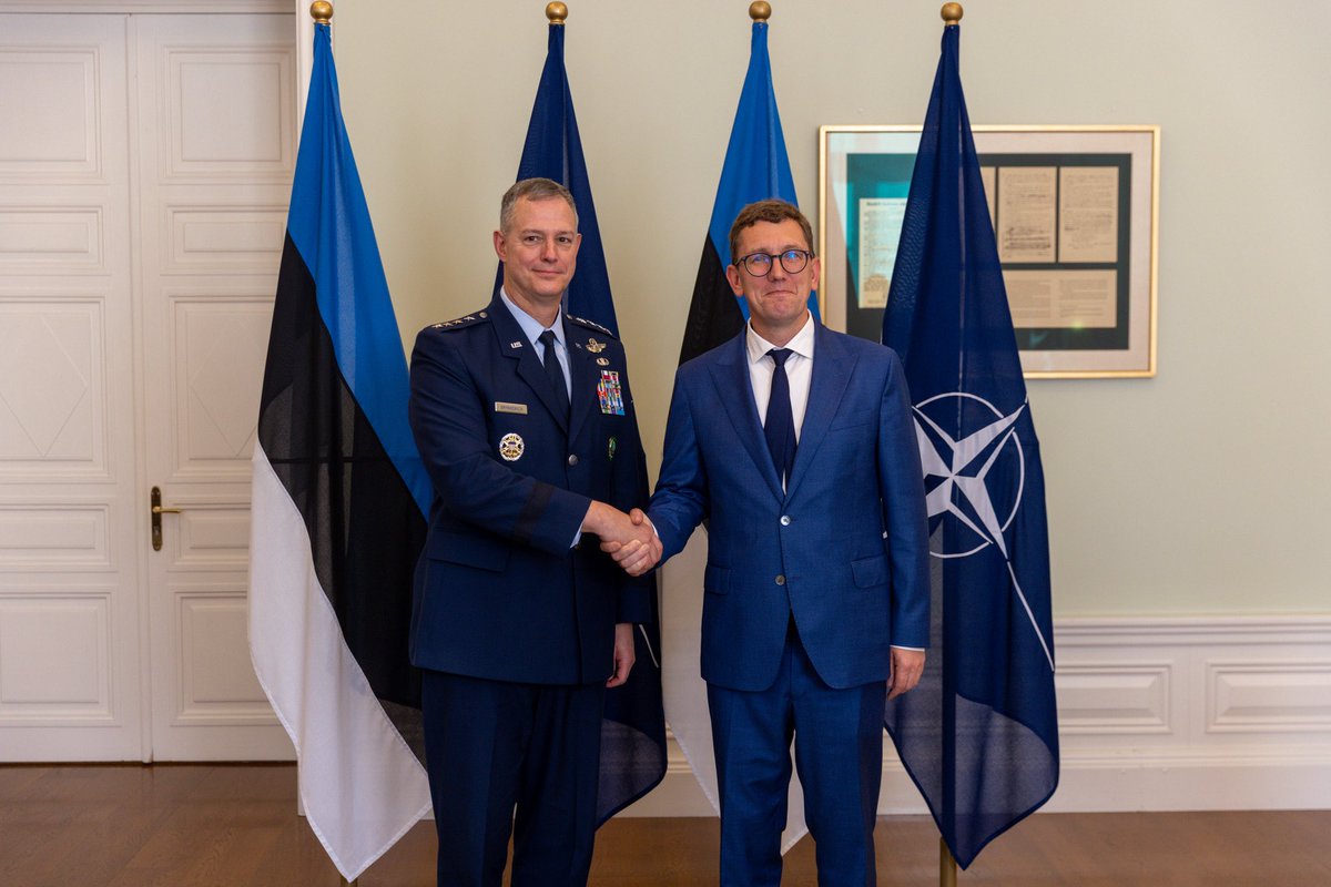 KristenMichalPM's tweet photo. Timely visit to Tallinn by @NATO SACEUR General Alexus G. Grynkewich.

Last night’s attacks on Poland show Russia’s threat extends beyond Ukraine to all NATO.

We will strengthen our air defence and Ukraine together. Estonia will invest 5% of GDP in defence starting next year. https://t.co/YDTUyJohHH