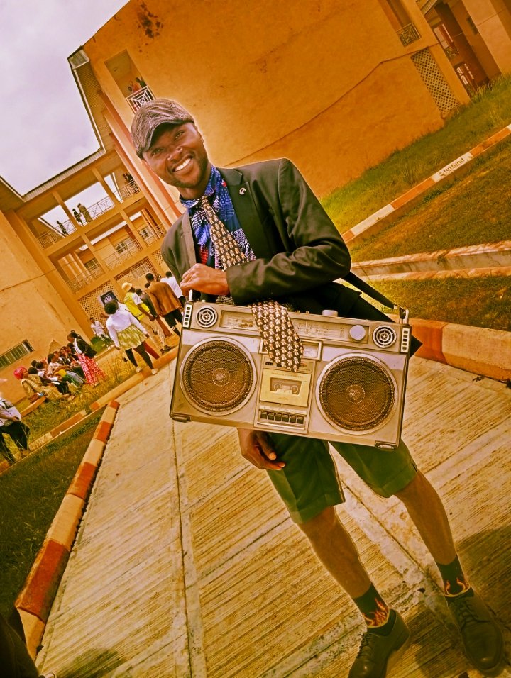 AaronAgbaka's tweet photo. During my undergraduate days, FYB week, old school day..... https://t.co/o1emch5naj
