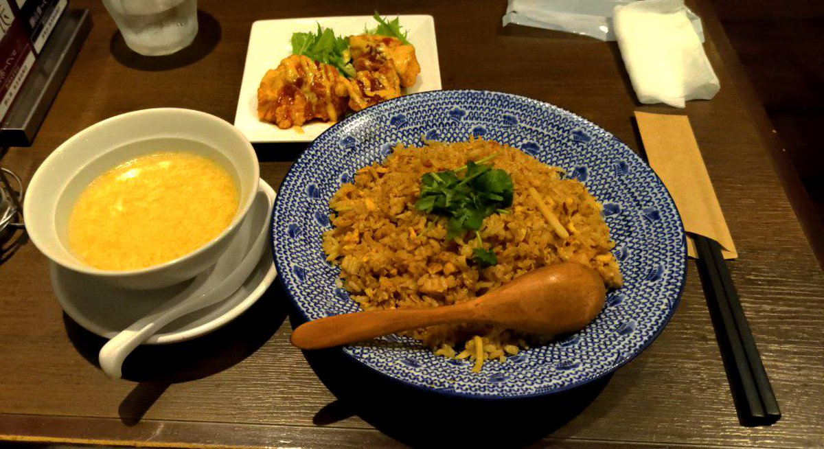 /// 생각의 칼럼:

오늘 나는 $MYX 로 엊그제 손해를 본 친구들과 점심을 먹으며 오랫동안 이야기를 나눴다.
삶이 너희에게 아무것도 가르쳐주지 않니? 아직 ‘젊고 어리석은’ 상태라면 — 선물거래에 절대 발을 들이지 마라.  
특히 올바른 심리적 태도도 없고, 도박 중독에 취약하다면 더더욱 그렇다.