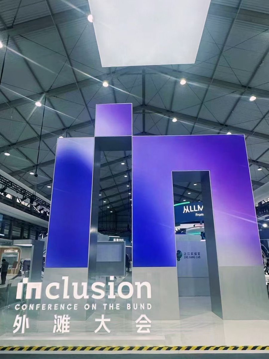 LarryHashpowerX's tweet image. Amazing friends and partners! $JOS $RBR @daocloud_io @SlowMist_Team @InvesthkH30948 all at Inclusion 2025 Shanghai!