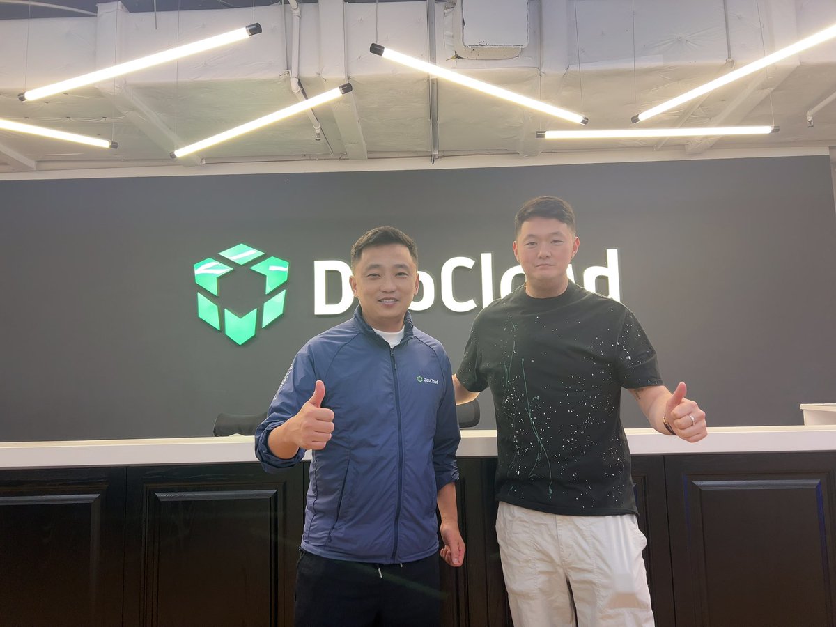 LarryHashpowerX's tweet image. Amazing friends and partners! $JOS $RBR @daocloud_io @SlowMist_Team @InvesthkH30948 all at Inclusion 2025 Shanghai!