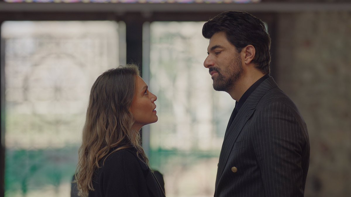 EnginGeoFans's tweet photo. #EnginAkyürek ve #AslıEnver'in başrollerini paylaştığı, #Netflix dizisi 'Enfes Bir Akşam' / #OldMoney 10 Ekim Cuma yayınlanacak. https://t.co/af4m6z2v7w