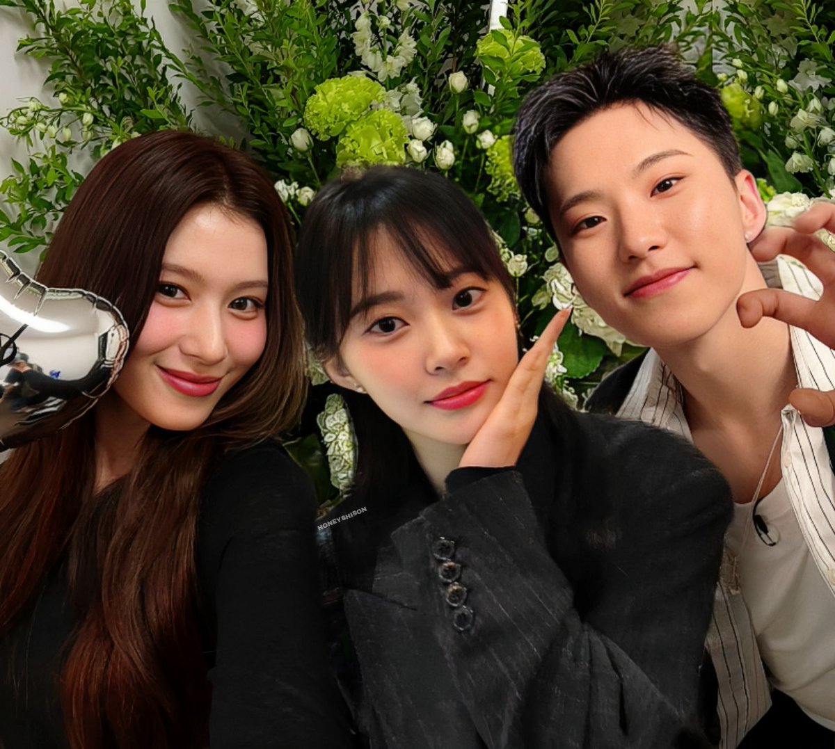honeyshison's tweet photo. kangen ednamy (+niel) 🤗
—#hamger fams ft zoaS one tweet https://t.co/Lgp9Zg343u
