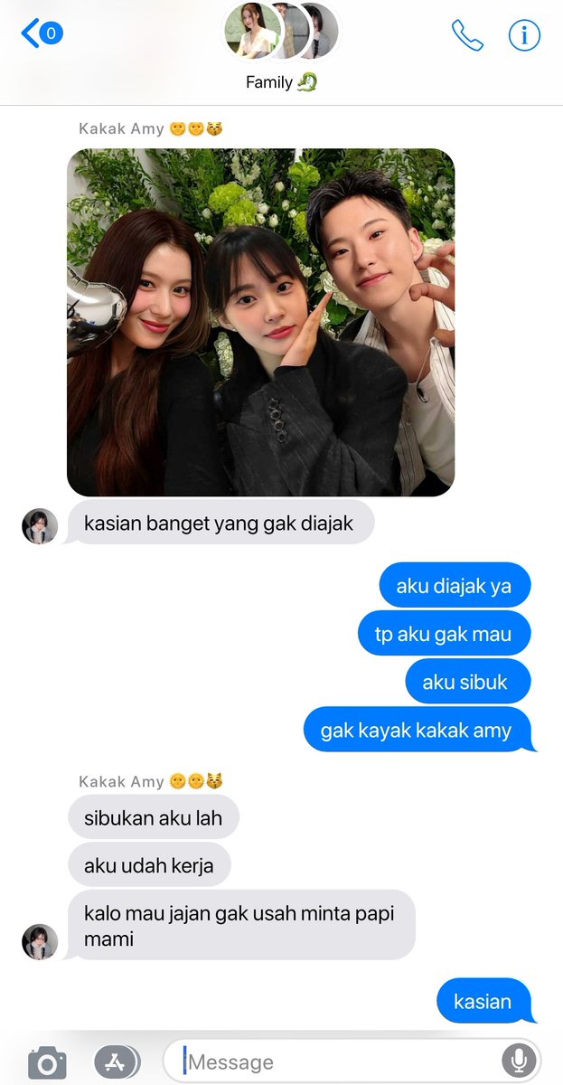 honeyshison's tweet photo. kangen ednamy (+niel) 🤗
—#hamger fams ft zoaS one tweet https://t.co/Lgp9Zg343u