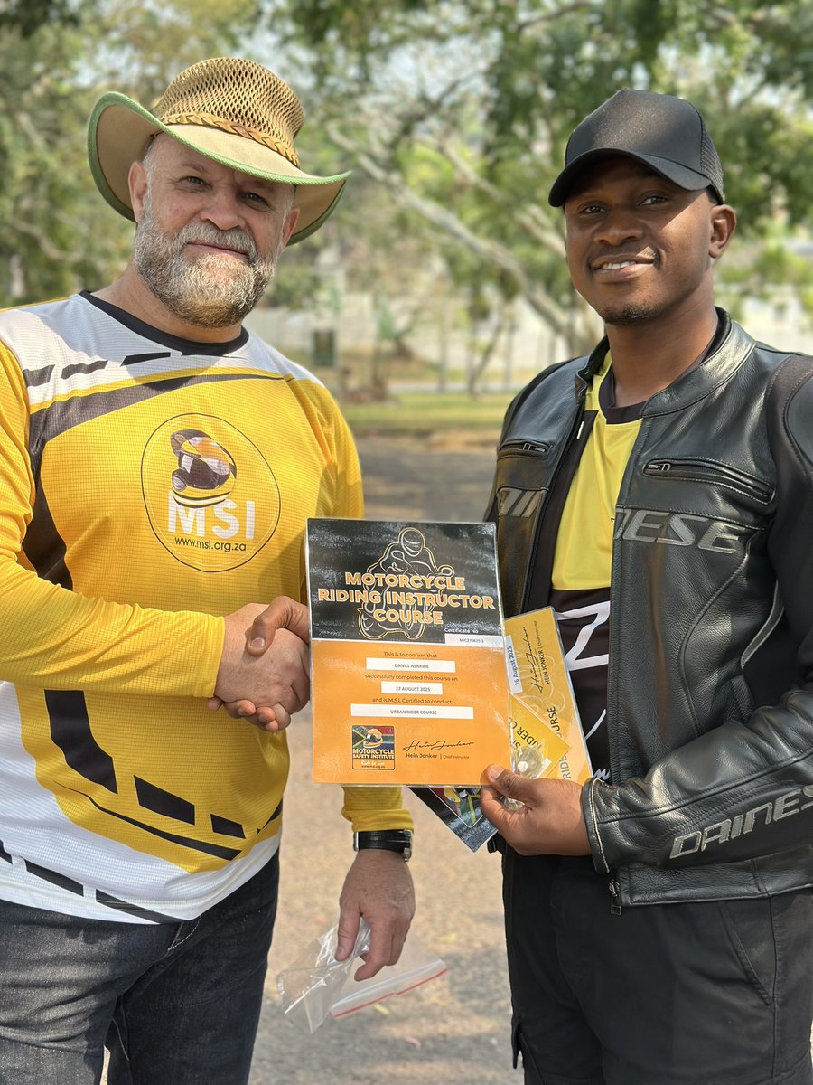 The Motochecker tweet media