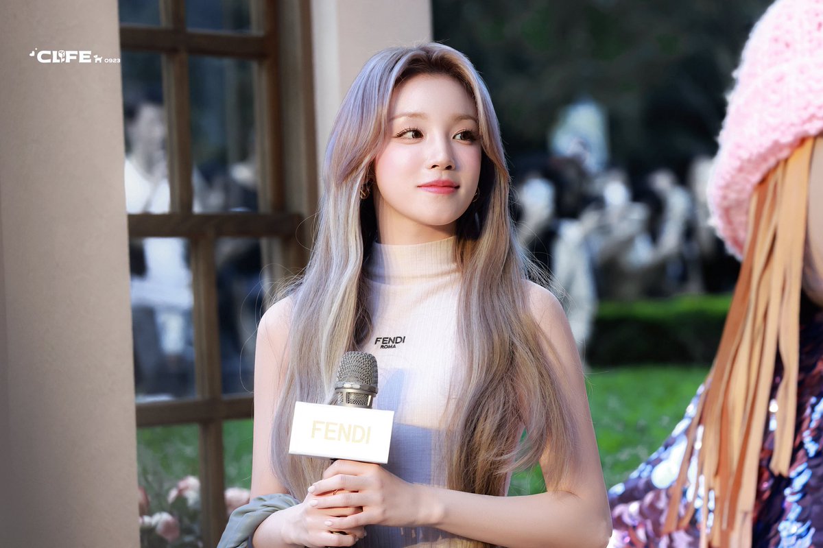 CLFE0923's tweet photo. 250910 FENDI BFF TAIPEI
#우기 #YUQI #宋雨琦 https://t.co/6iFC6U3gfa