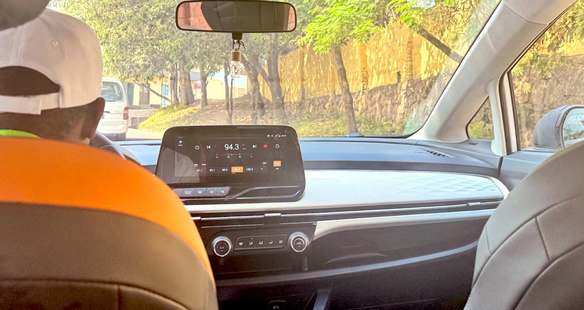 AissaCyiza's tweet photo. Just listening to our one and only #DaryaKish itโs the #Drivetym my friends ๐ฅ๐ฅ๐ฅ
Only good vibes @ 94.3 ๐ฅ๐ฅ๐๐ฝ๐๐ฝ https://t.co/WvEMAn1HGX