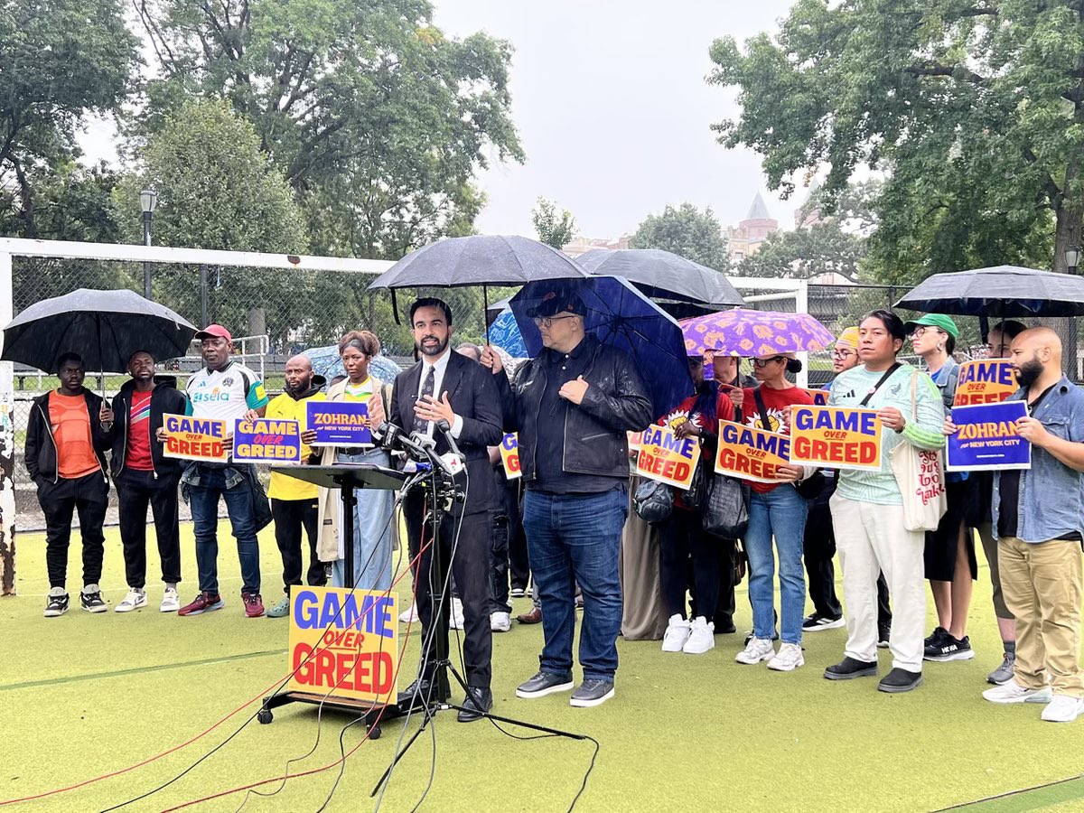 ZohranKMamdani's tweet image. Good morning from St. James Park where we’re calling on @FIFAWorldCup to put game over greed. 

The people of the Bronx and all New Yorkers deserve a shot at watching the world’s game happening in their backyard.