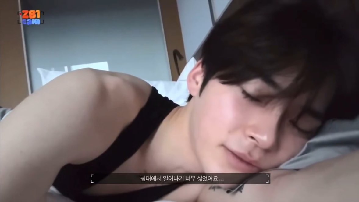 613luvr's tweet photo. When he came back for the second time I was trying to take a screenshot and then i just shut my phonejxjcjcwjjdxhh https://t.co/bCQxq2KqvC