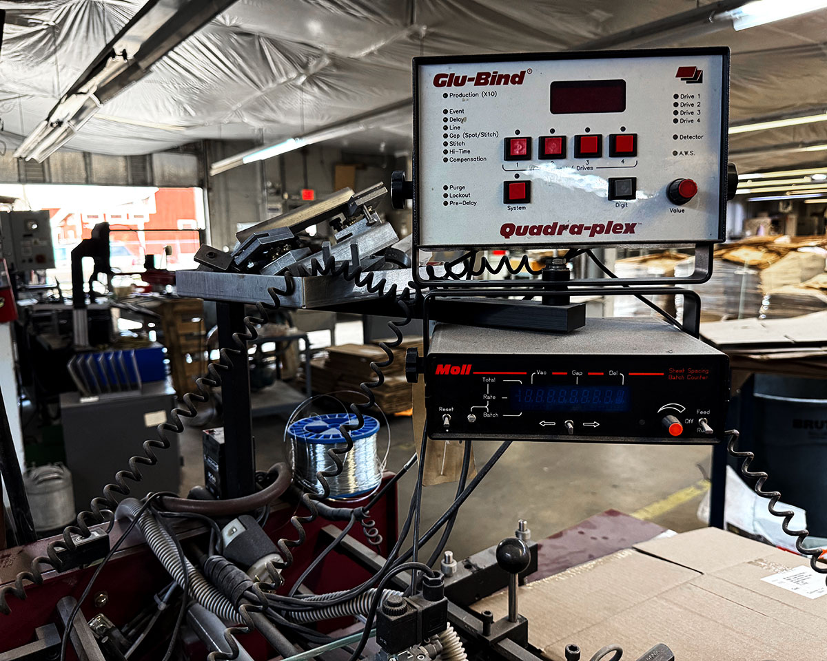 usedpresses's tweet image. ⚠️ Moll Pocket Folder Gluer Available ⚠️

▶️ Final Fold, Conveyor Delivery
▶️ Glu-Bind Quadra Plex
▶️ Size Up to 30 x 30 in
▶️ Hot melt and cold glue

Visit 🇨🇦 ow.ly/x9Qf50WUeAA 👈

Call ☎️ +1 (416) 752-4488 or 📨 machines@printersparts.com 
 
 #MollFolderGluer #GlueBinding