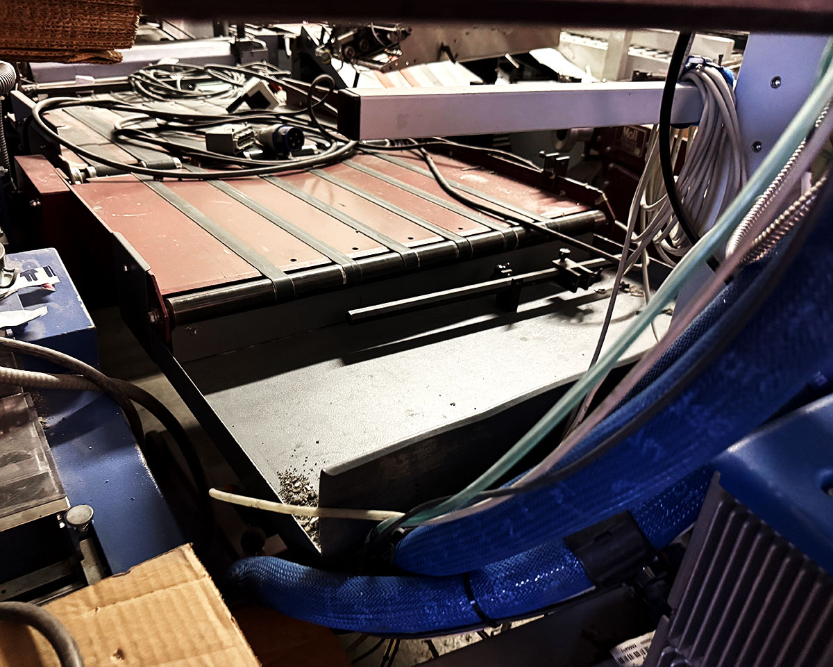 usedpresses's tweet image. ⚠️ Moll Pocket Folder Gluer Available ⚠️

▶️ Final Fold, Conveyor Delivery
▶️ Glu-Bind Quadra Plex
▶️ Size Up to 30 x 30 in
▶️ Hot melt and cold glue

Visit 🇨🇦 ow.ly/x9Qf50WUeAA 👈

Call ☎️ +1 (416) 752-4488 or 📨 machines@printersparts.com 
 
 #MollFolderGluer #GlueBinding