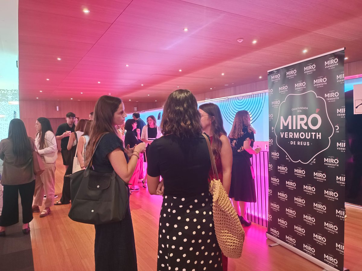 TICSud's tweet photo. ❇️La #WomanInTech ha comptat amb el suport de
@treballcat #NextGenerationEU @i2CAT i la col·laboració de @reus_cat @RedessaReus @TSystems_Iberia #Basetis @apser #Marlex
@22networkbcn @diaridtarragona @VermutMiroReus

#WomanInTech #TICSud #DonaTIC https://t.co/CG3DP3ynDg