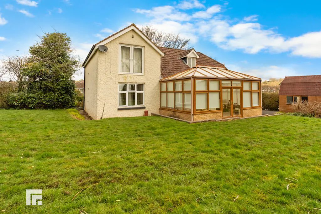 📍FOR SALE | Penuel Road, Pentyrch, Cardiff
I £700,000

Spacious 4-bed detached home with stunning countryside views, large gardens, and no chain. Features conservatory with underfloor heating, 2 receptions, 2 bathrooms, driveway &amp; barn-style shed.

#MGY #Cardiff