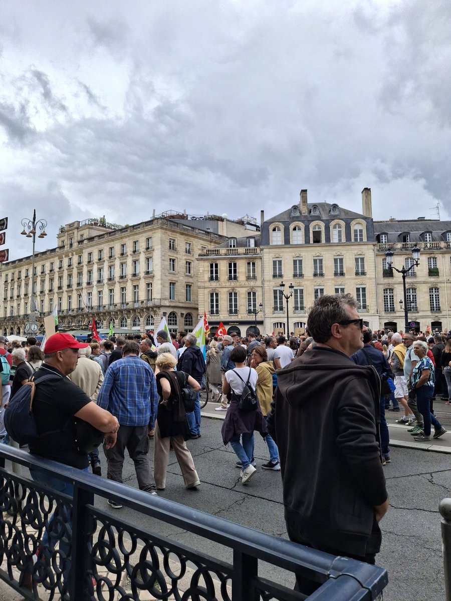 FFarandole's tweet image. #Bloquonstout #Macronexplosion