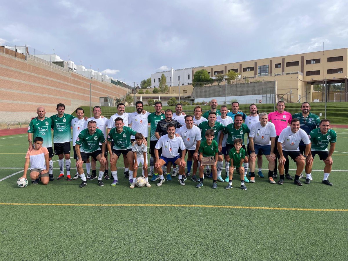 El pasado domingo acudimos al Colegio San Patricio tras la invitación del Club Monteverde &amp; Asociación de vecinos La Legua-Cigarrales, por la celebración de sus fiestas, donde pasamos una mañana muy agradable, muchísimas gracias por la invitación y el trato recibido ⚪️🟢🦅