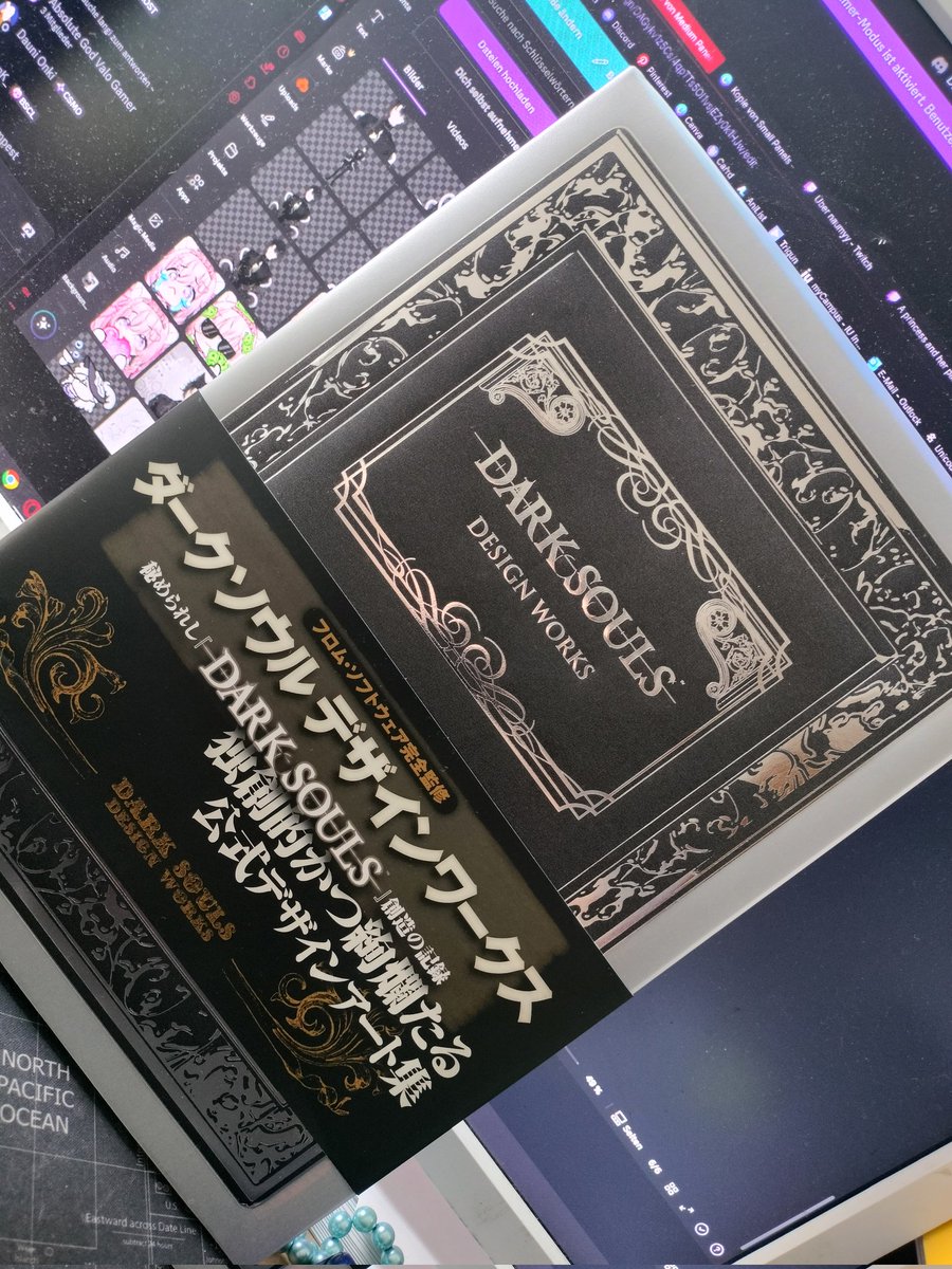 Das beste Buch was ich ab jetzt besitze :3 

Ich liebe die Bilder darin ^~^