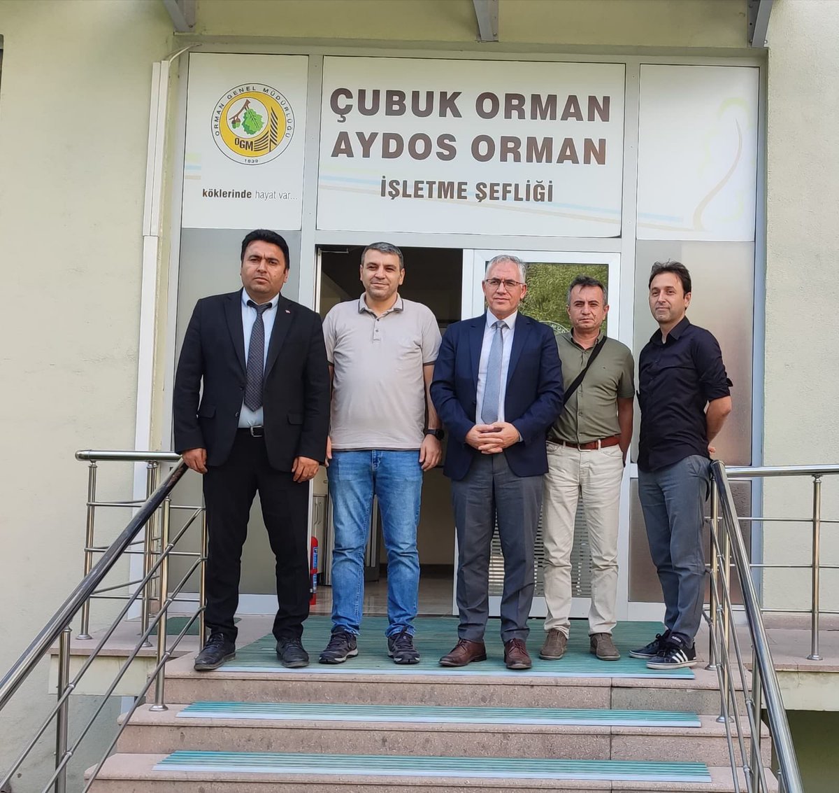 ÇUBUK ORMAN İŞLETMESİNİ ZİYARET ETTİK

Çubuk İlçe Milli Eğitim Müdürümüz Sayın İlhan ERANIL, Şube Müdürümüz Fatih KARAKÜTÜK ve AR-GE birimi öğretmenlerimiz ile 9 Eylül Salı günü Çubuk Orman İşletme Şefliğini ziyaret ettiler.