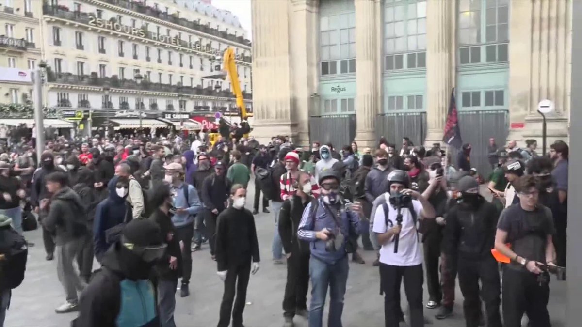 BfmCrypto's tweet image. Une manière de stabiliser l'économie française? Les "achetez des bitcoins" fleurissent sur les réseaux sociaux du côté des participants au mouvement "Bloquons tout"
l.bfmtv.com/tIs3