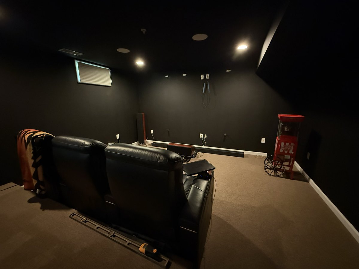 Navesink's tweet image. The theater is Back in black.