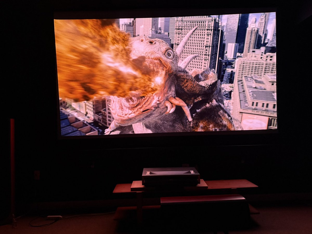 Navesink's tweet image. The theater is Back in black.