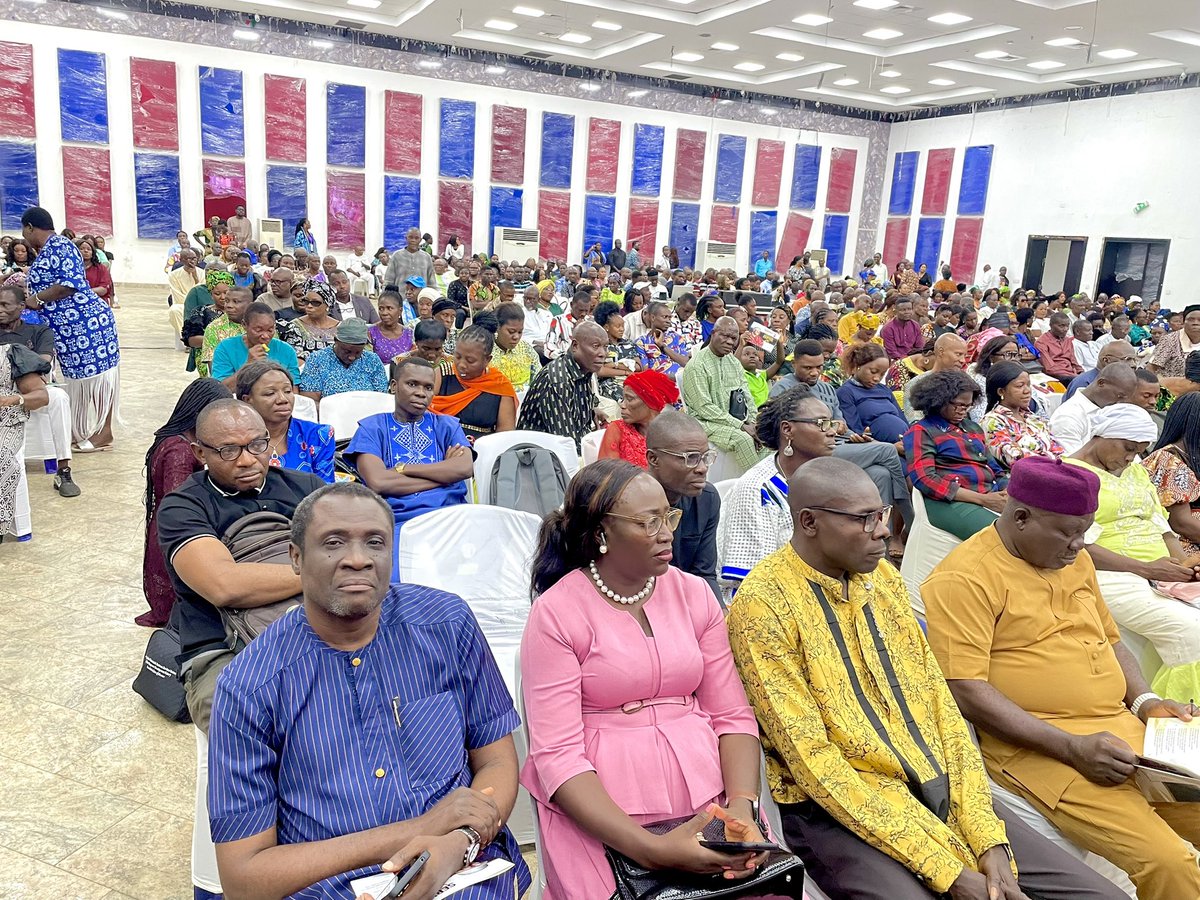 bysphcb's tweet image. Last night, we gathered for the Service of Songs and Night of Tribute in honor of our late Chairman Chief  Dr. Markson F. Amaegbe - Tamuno.

#bysphcb  
#healthgistbybysphcb #bayelsastateprimaryhealthcareboard