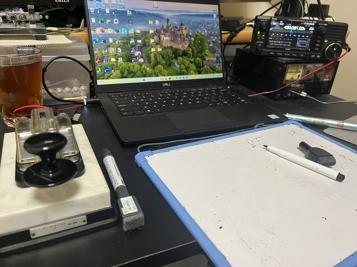 今日はちょっと仕事早く終わったので静岡430でCQ👍今日も短点多めのOMさんと和文交信☺️ありがとうございました🙏
すると近くでCQ出されている方が‼️
CQ CQ CQ SKD・・と出されていて意味はわかりませんでしたのでとりあえず今日は様子見←勉強不足w
でも430でCWやってる人いて嬉しかったな👍