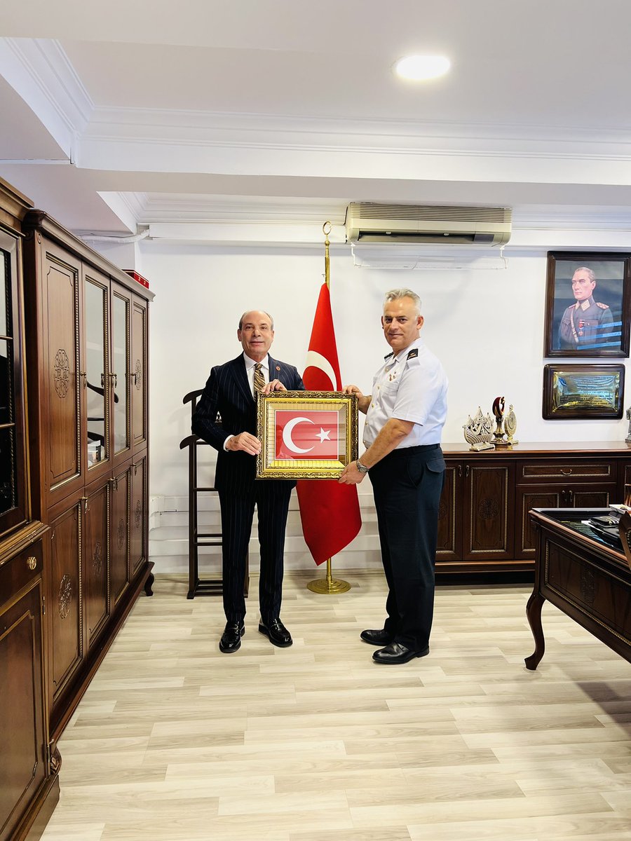 Her zaman Şehit ve Gazi Ailelerimizin yanında olan Jandarma Genel Komutanlığı TEM Daire Başkanımız Tuğgeneral Sayın  Tamer Bilican Paşımıza  makamında hayırlı olsun ziyaretinde bulundum. Rabbim hayırlı hizmetler yapmayı  nasip etsin inşallah.🇹🇷
<a href="/jandarma/">T.C. Jandarma Gn. K</a> <a href="/imbat_muglu/">Dr.İmbat Muğlu</a>