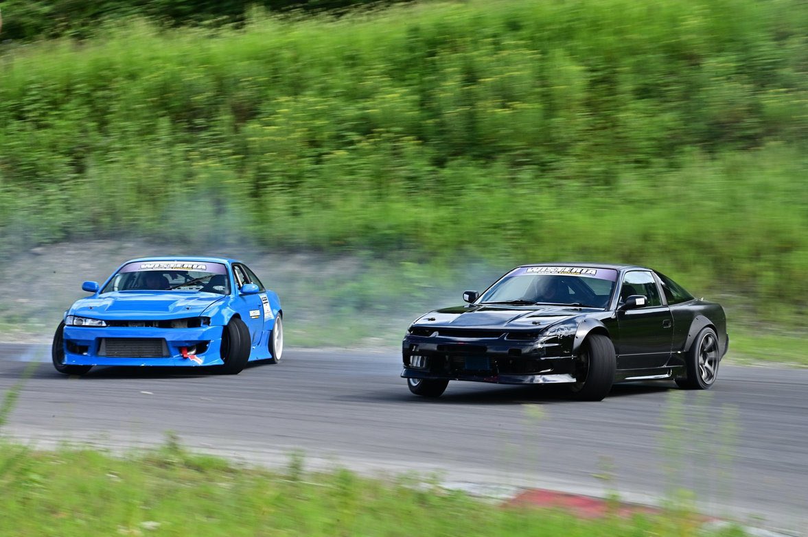 ドリフト楽しい❤️
ヘッドガスケット抜けたけど