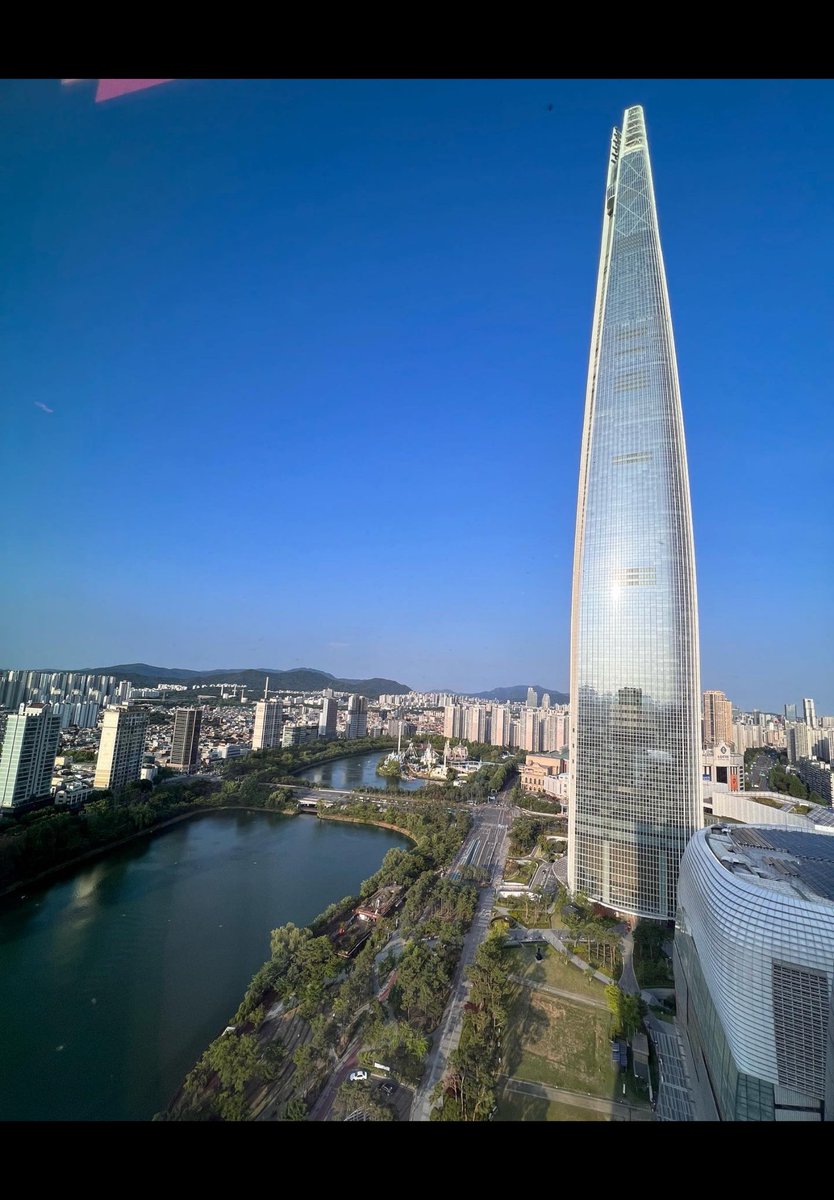 mayemusk's tweet image. Thank you my Korean publishers at @munhakdongne for renewing our book contract. @wwdkorea videos made by @grok 😉🤗
AWomanMakesAPlan 📖 
ItsGreatToBe77 💃 @XFashion